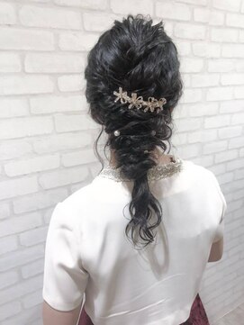 ヘアメイク シュシュ(Hair make chou chou) 編みおろしヘアアレンジ【chou-chou 北林夏実】