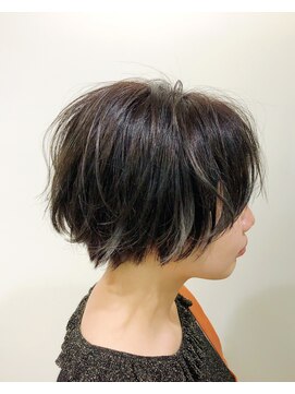 ナイン(9) ◎暗髪透明感ショート