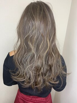 モルニ(MORNI) グレージュ_マロンベージュ Aラインボブ かきあげ