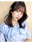 小顔ナチュラルくびれミディアムヘア20代30代40代／外ハネ