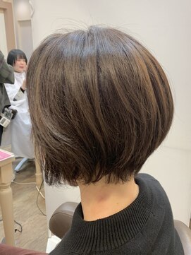 アルターリール(aL ter Rire) 前下がりショート/福原遼華