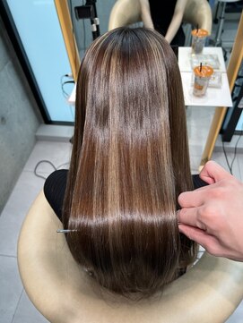 ロンドメリア 天神大名店(Lond Melia) ★グレージュカラー斜めバングデザインカラーシルキー ベージュ