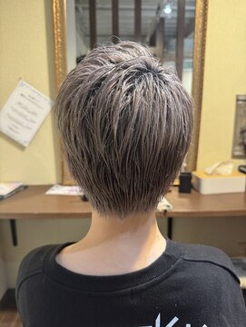 ミーツ meets+ 耳だしショートカット