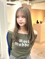 レイ(Ray)&nbsp;レイヤーカット×透明感グレージュカラー