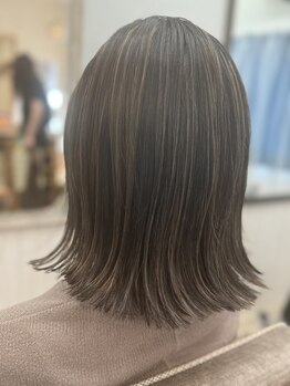 パーモック(PALMOCK)の写真/髪と頭皮を大切にした優しいカラー◎髪の負担を抑え、透明感のある仕上がりに＊〔白髪染め〕