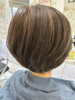 ヘアーデザインムーヴ(Hair design MOVE)&nbsp;白髪ぼかしハイライト　ショート