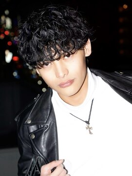 ゴート(GOATO) ツイストスパイラル　黒髪マッシュ　束間　鹿児島