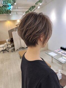 クラシア(Cracia)の写真/骨格にフィットした、あなただけのためにつくる“オートクチュールなカット”。今までで一番似合う！へ。