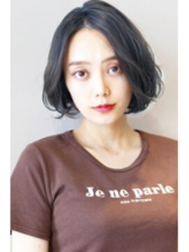 ラミ(L'ami) 『 ダークグレージュ × 毛束感 』外国人風 ボブ