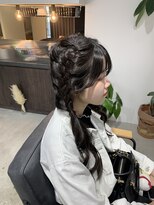 編み込みツインテール