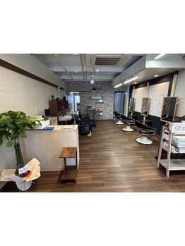 【共和駅すぐ】カラー専門店だからできる、高いカラー技術を低価格でご提供！落ち着いた雰囲気の店内◎