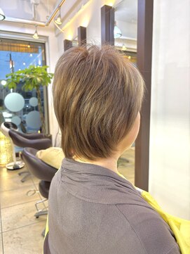 ヘアアーク(HAIR arc) 前下がりひし形#ミルクティーグレージュ#大人かわいいショート