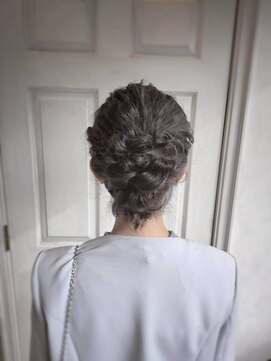 アロマ ヘアー ルーム 新宿3号店(AROMA hair room) 編み込みシニヨン／華やかアップスタイル／大人上品