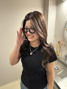 チャプター 問屋町(chapter) ブリーチなしミルクティーブラウン顔周りレイヤーカット韓国ヘア