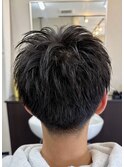 ツーブロックショート　アップバング　メンズスタイル