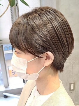 エリマ 横浜西口(elima) 横浜西口白髪ぼかしレイヤーボブベージュアッシュブラウンカラー
