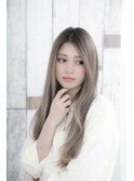 グレージュベースにシャドウルーツで立体感をプラスで小顔に!