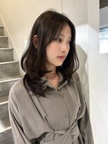 ヨーク(YOKE)&nbsp;【YOKE】ミディアムレイヤーオリーブブラウン顔周りレイヤー前髪