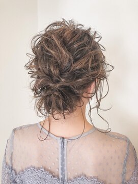 ソフィーズデザイン(Sofi's design) 後れ毛たっぷりガーリールーズアップ