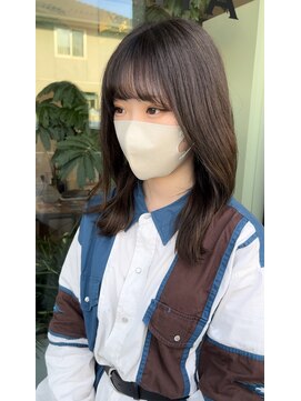 シェルハ(SHELHA) オリーブベージュ レイヤーカット ブリーチカラーシースルー