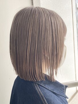 ソーコ 渋谷(SOCO) ミニボブ切りっぱなしボブハイライトベージュカラーショートボブ