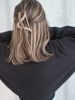 マリアナ(Mariana)&nbsp;ハイライトショートヘアレイヤーカットダブルカラー