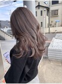 ピンクグレージュ