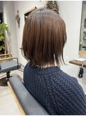 軽め外はねボブ
