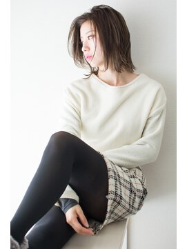 ノイン(noine) 膝上15cmが、ちょっと生意気な私に丁度いい。