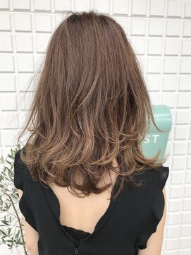 アミトヘアアンドサロン(amito hair&salon) 女性の魅力を引き立たせる/とろみセミディ/ラベンダーグレージュ