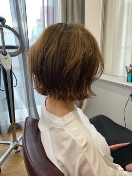 イロリ(ILOLI) こなれショート×ベージュ