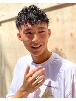 フランクスバーバー アンド ビアークラブ(FRANK'S BARBER and BEER CLUB)&nbsp;刈り上げでツーブロックスペインカール　I