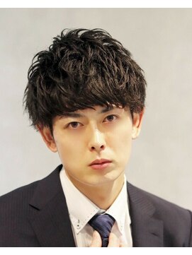 コンフィデンス 新宿3rd(confidence) メンズスーツヘア刈り上げツーブロックカジュアルビジネス