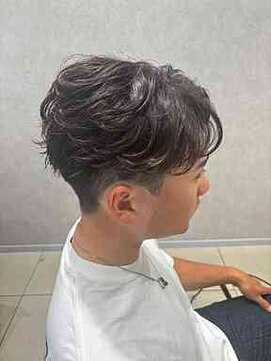 アッシュ 高幡不動店(Ash) スーツ短髪ツーブロック束感モテる黒髪シークレットパーマ流行