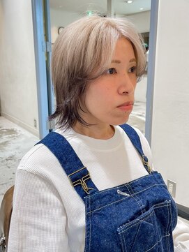 オルガン(Organ) くびれ×くすみベージュで“抜け感ショート”