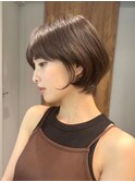小顔サイドバングの長めショートボブ20代30代40代