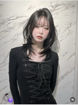 セレーネ(SELENE)の写真/長さを変えずに印象チェンジ♪顔型診断の技術を元に、伸ばし中でも変化を楽しめるカットをご提案＊[韓国]