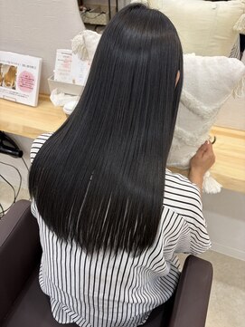 アミュー(Amyu) 暗髪×髪質改善で最強の艶手に入ります！