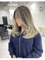 ギア(GEAR.)&nbsp;海外風ヘア【三宮バレイヤージュ】ブロンド×レイヤーカット