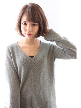 レウナ 外苑前(Reuna) 黒髪アッシュ毛先ワンカールボブで大人可愛く