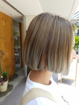 イーチ(EACH) 【外国人風カラー☆アディクシー】シルバーアッシュ