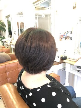 ファミーユ ヘア(Famille Hair) 40、50代の方おススメ!前下がりショートボブ