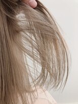 トラッキンアップザパス(TRUCKIN UP THE PATH) 【truckin】ケアブリーチブロンド。