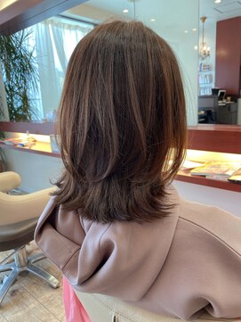 マーリャヘアー(mallia hair) くびれ外ハネミディアム