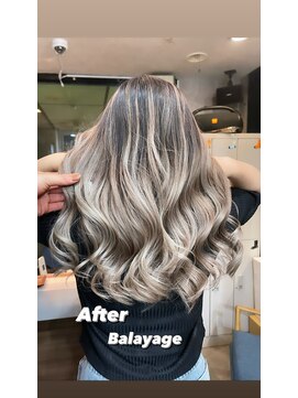 ラフ 難波店(LAFF) #黒髪#ボブルフ#ネビージュ#小顔#ワンレン