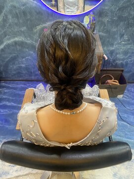 ラズリー(Lazliy) シニヨン