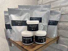 全ての技術にパウダープレックス剤を使い、限りなくダメージレスな施術を目指してます。