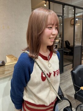 フェリア 梅田(FERIA) 【梅田 茶屋町】ミルクティーベージュ/ピンクベージュ