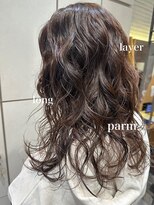 ヴァネッサ VANESSA&nbsp;ミディアムレイヤーパーマスタイル×渡辺りん