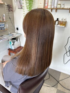 プティエール(Petit Ailes) ロングストレート/アッシュカラー